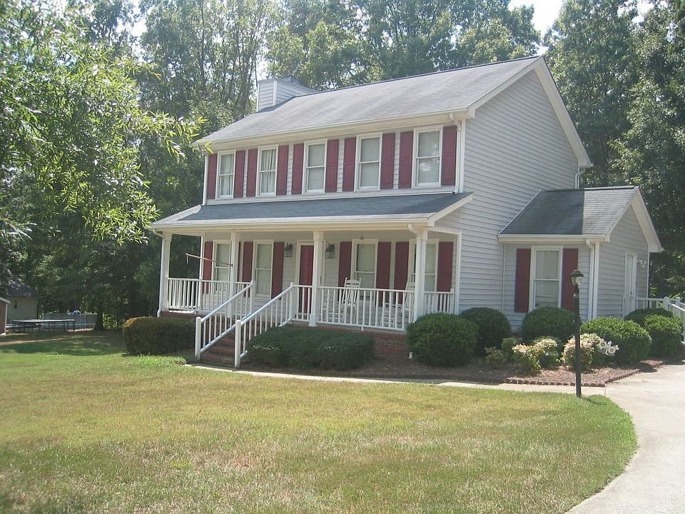 1st image of 400 Evergreen Ct