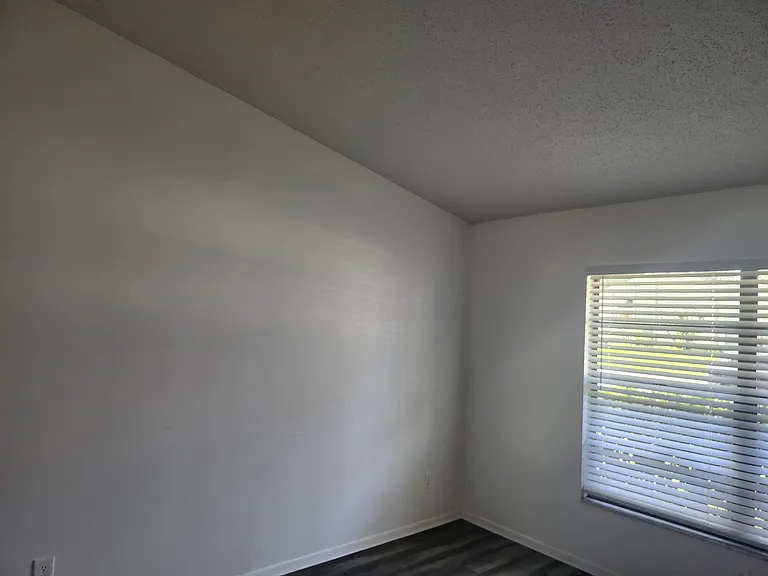 8040 Deerwood Cir — Photo 14