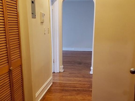 4th image of 8218 S Ingleside Ave APT 1