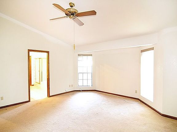 5th image of 7011 W Eugie Ave