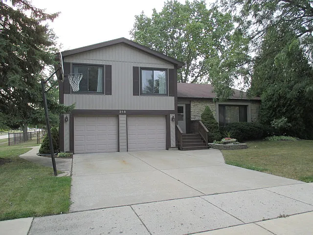318 Bridgewater Ln photo 1