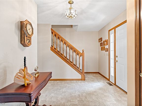 4th image of 525 Bishop Pl