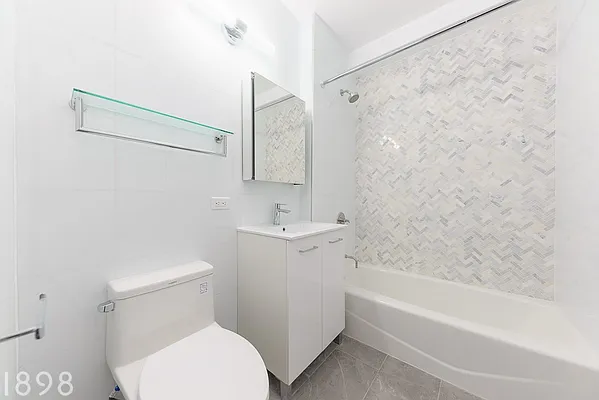 Rented by A&E Real Estate Management | media 19