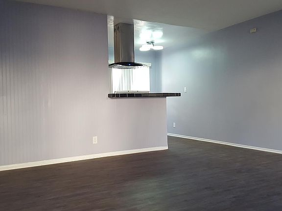 4th image of 1091 N Los Robles Ave #2