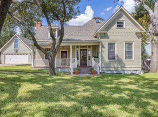222 N Harris St, Bellville, TX 77418