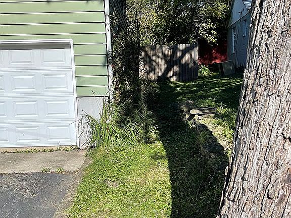 5th image of 184 Oak Dr