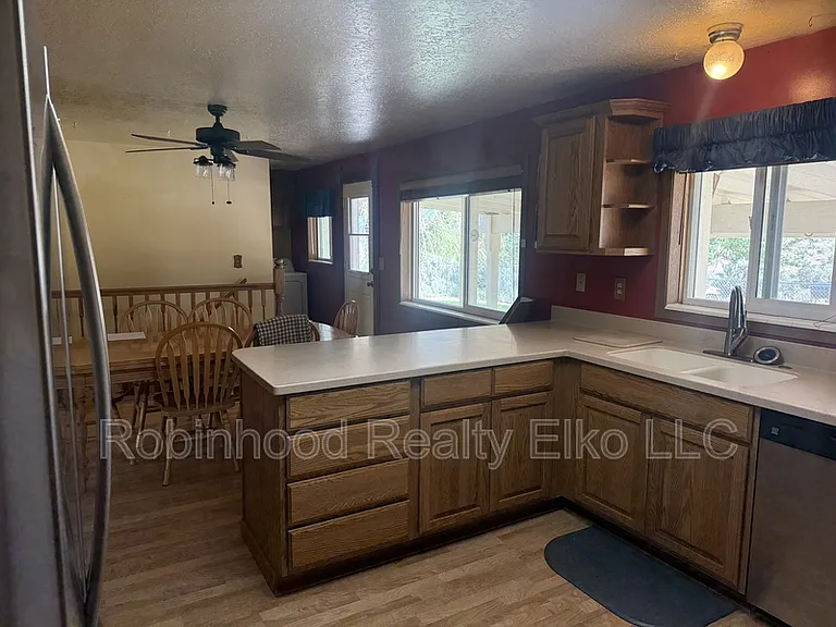 942 Bronco Dr — Photo 14