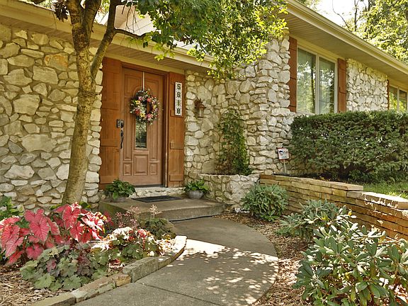 5th image of 5618 S Woodcliffe Drive