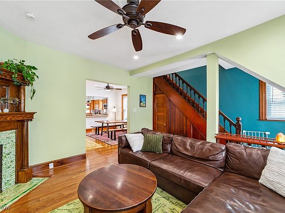 5th image of 1337 W 76th St