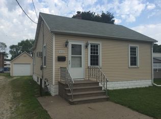 3615 26th St, Moline, IL 61265