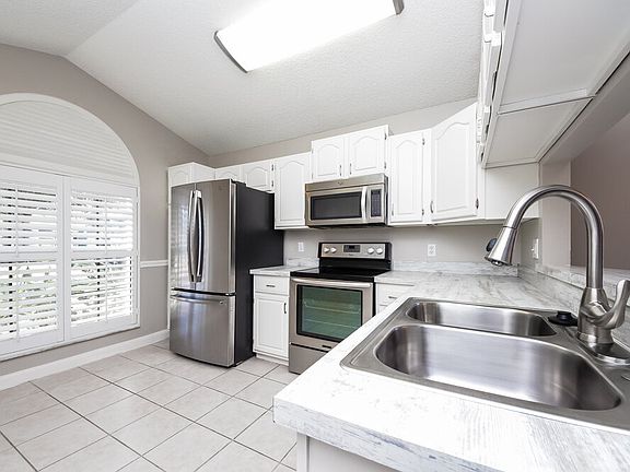 5th image of 791 E Charing Cross Cir