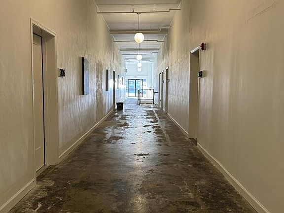 5th image of 305 6th St #202