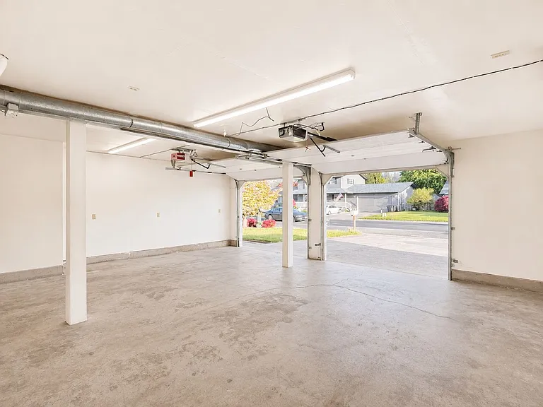 226 Sparks Dr — Photo 30