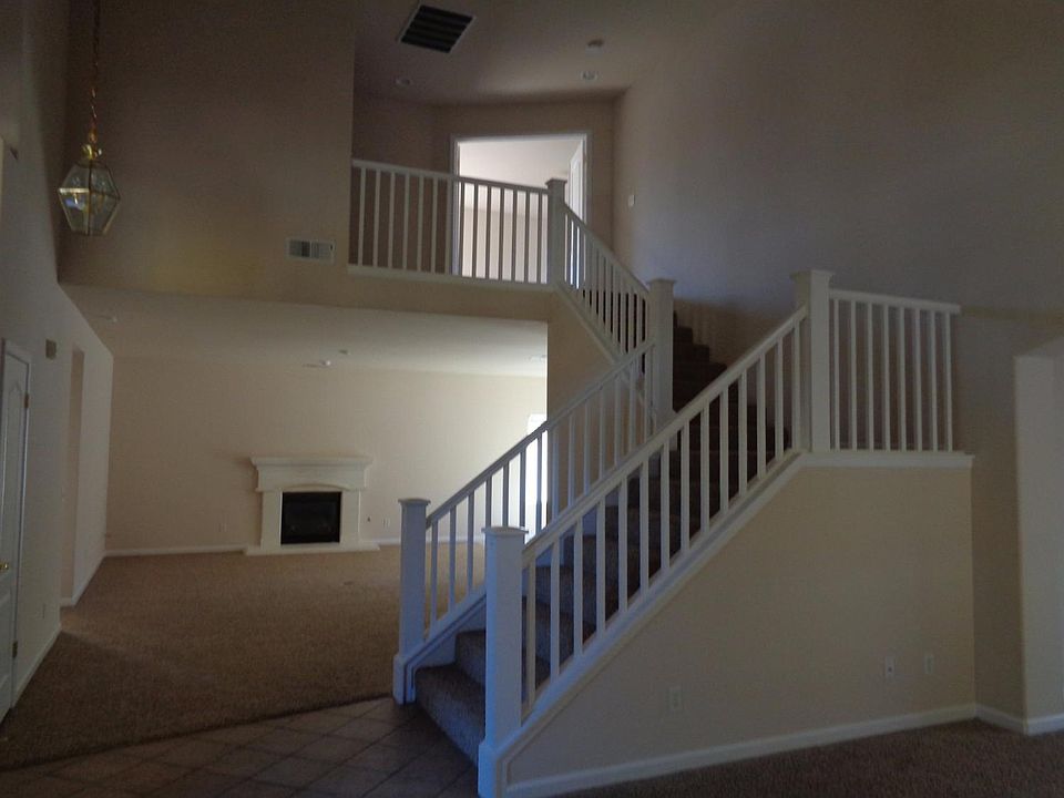 2nd image of 2794 Rialto Ave