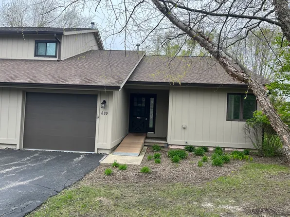 880 Stratford Ct, Grayslake, IL 60030