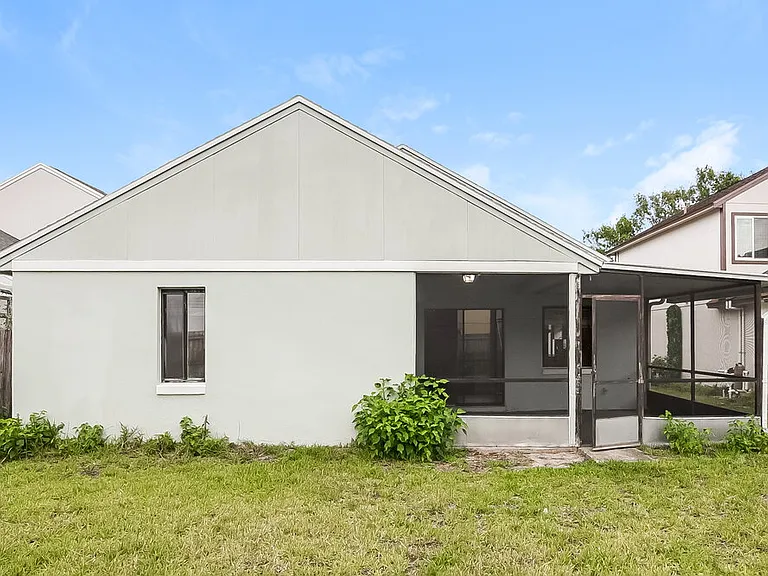 1011 Manigan Ave — Photo 16