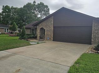 12311 Old River Dr, Mont Belvieu, TX 77523