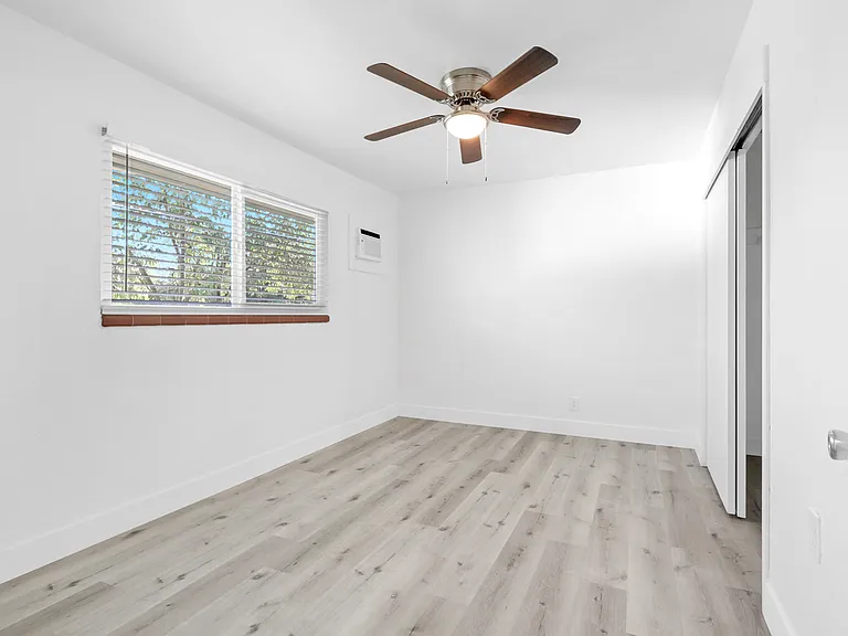 Shelfield Apartments — Photo 12