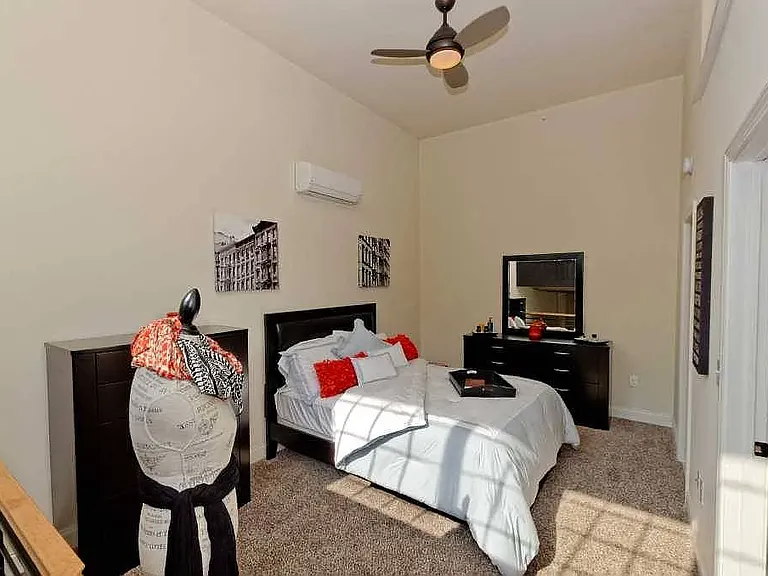 301 Green St #104 — Photo 9