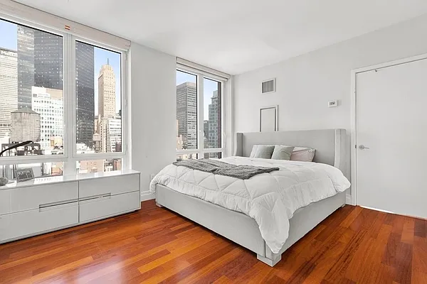 Sold by Keller Williams NYC | media 25