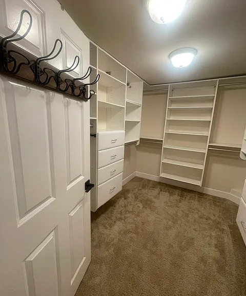 walk in closet