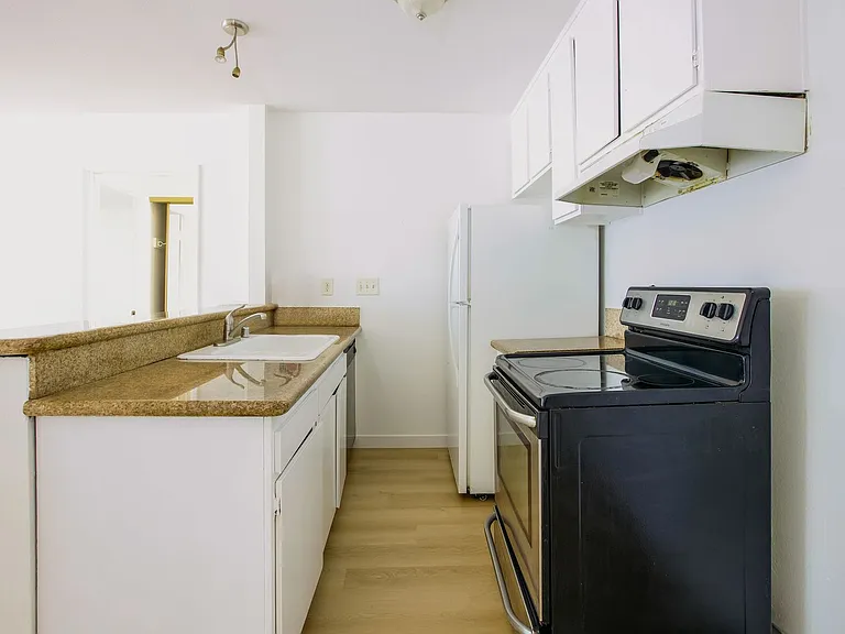 5500 Ackerfield Ave #310 — Photo 8