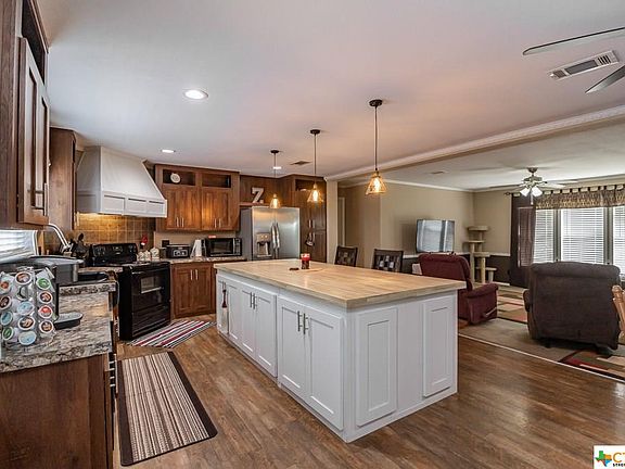3rd image of 234 Madrone Ln