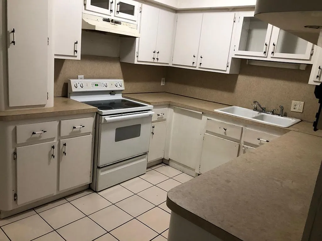 2 bed, 1.0 bath, 800 sqft, $1,495 — Photo 1