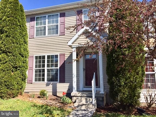 1st image of 320 Copperfield Ln