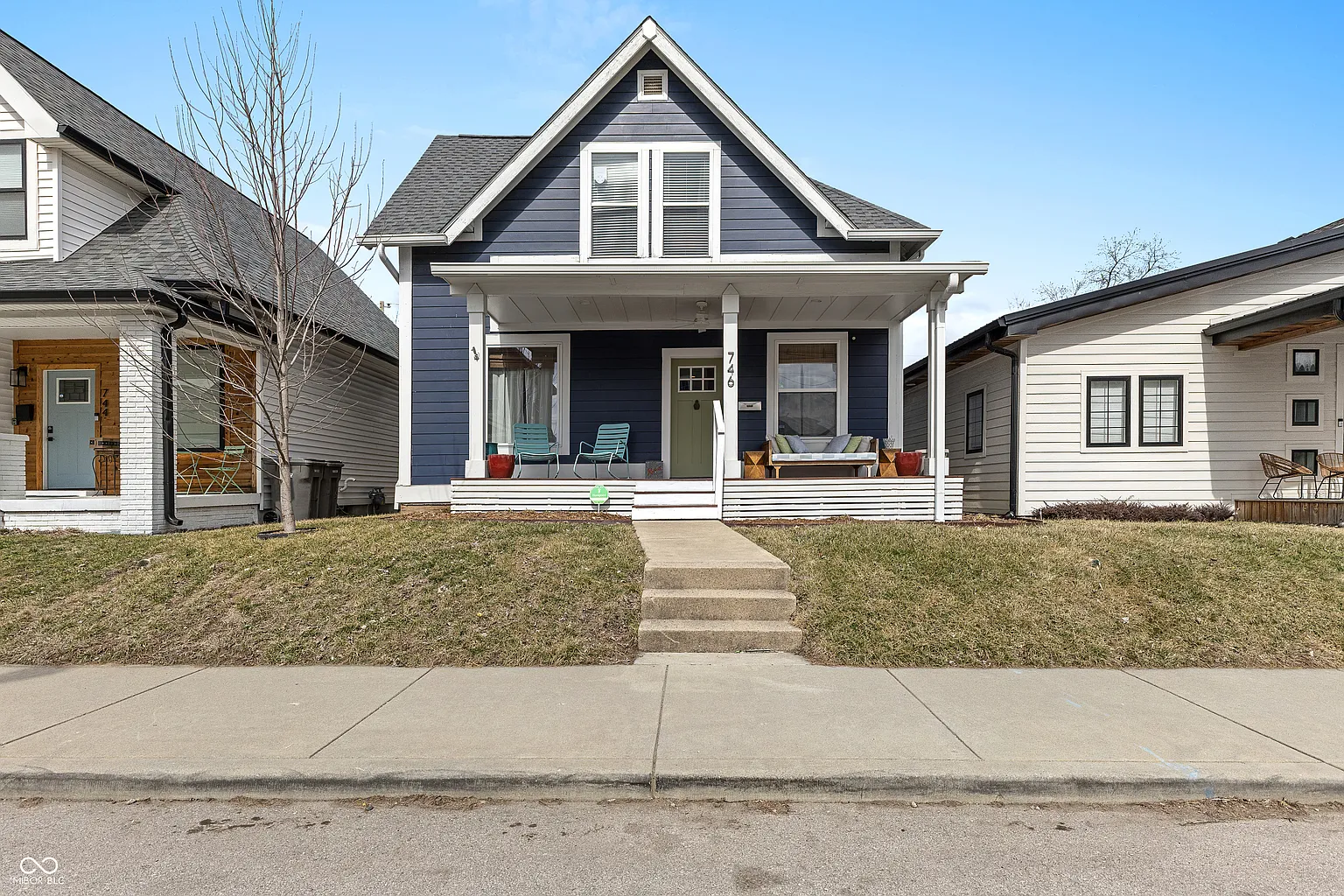 746 Terrace Ave photo 1