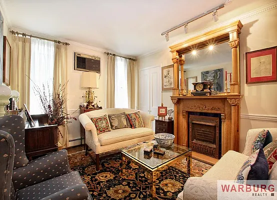 Sold by Warburg | media 10
