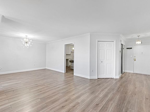 5th image of 627 Harmon Cove Tower #627