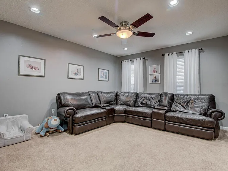 5804 Shelley Dr — Photo 3