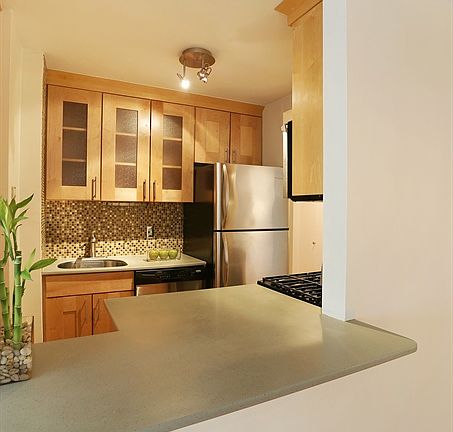 3rd image of 200 E 84th St APT 4D