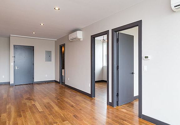 5th image of 2825 Snyder Ave #4D