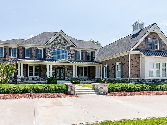 2nd image of 2240 Highland Dr