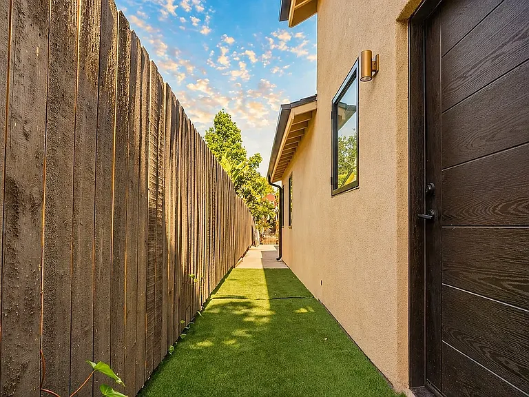 4817 Genesta Ave #1/2 — Photo 8