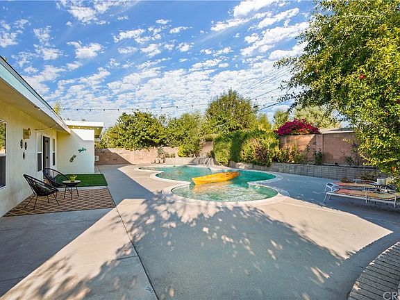 5th image of 23820 Berdon St