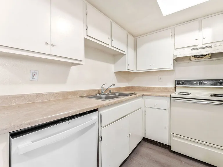 5309 W Cheyenne Ave — Photo 10