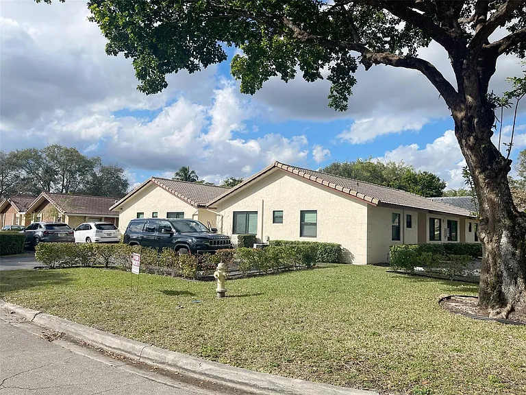 4104 NW 114th Ave — Photo 20