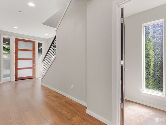 3rd image of 27813 105th Avenue SE