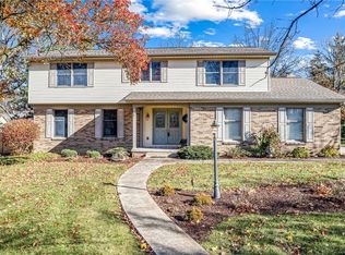 401 Greenmont Dr, Canfield, OH 44406