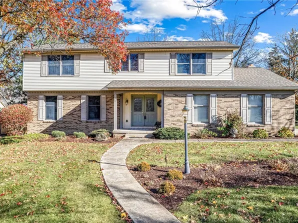 401 Greenmont Dr, Canfield, OH 44406
