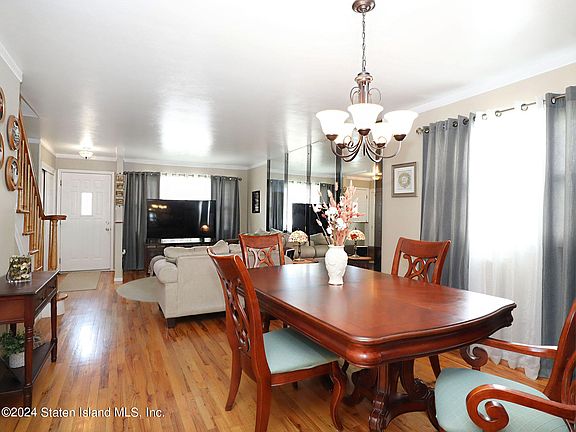 5th image of 61 Deppe Pl