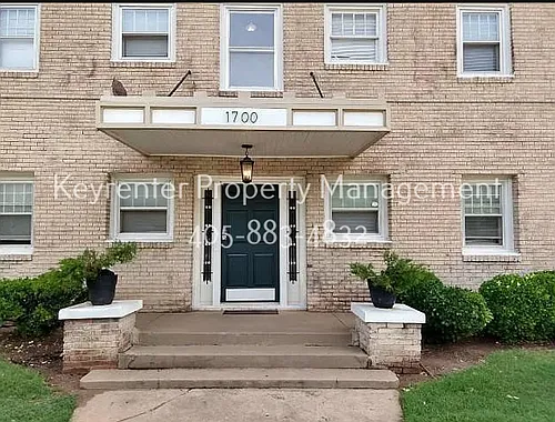 1700 N Robinson Ave Photo 1