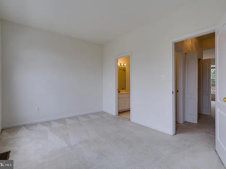 13129 Park Crescent Cir — Photo 26