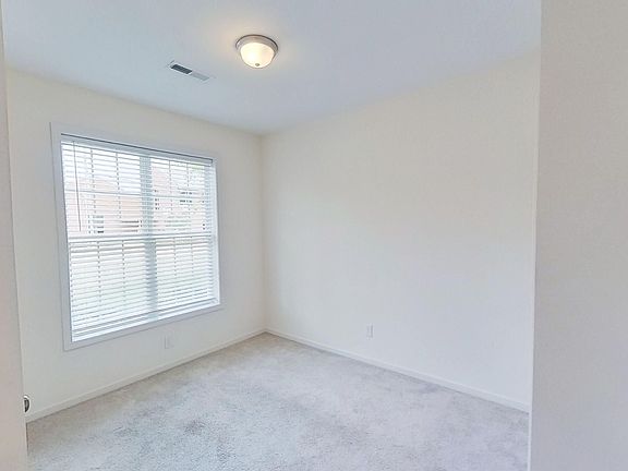 4th image of 29 Dresser Ln