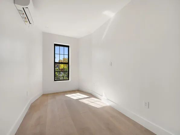 266 Stagg Street image 6 of 12