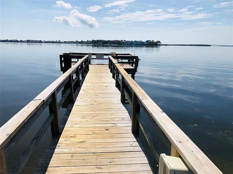 Fishing dock
