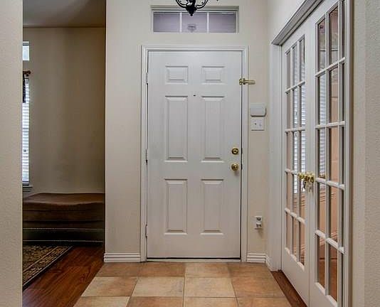 4th image of 4117 Hawkins Dr